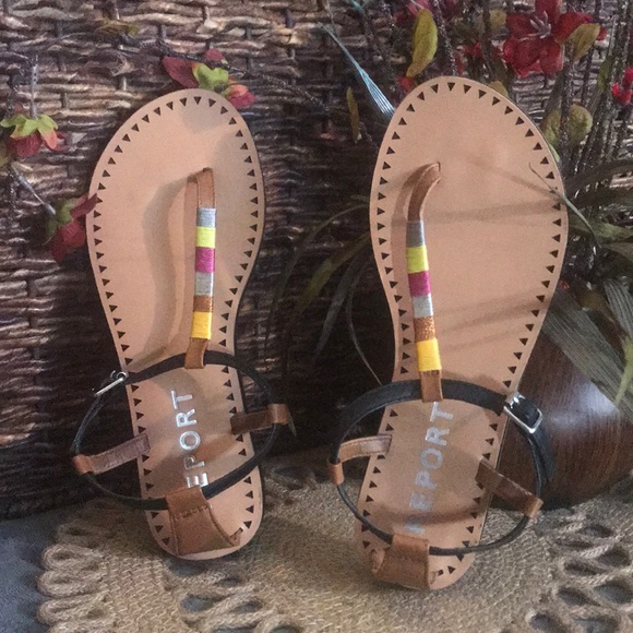 🌸🌺 Report Thong Sandals 🌼🌸🌺 - Picture 4 of 5